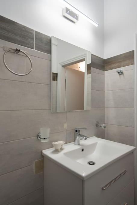 Appartement Metaxourgio 2Nd Floor à Athènes Extérieur photo